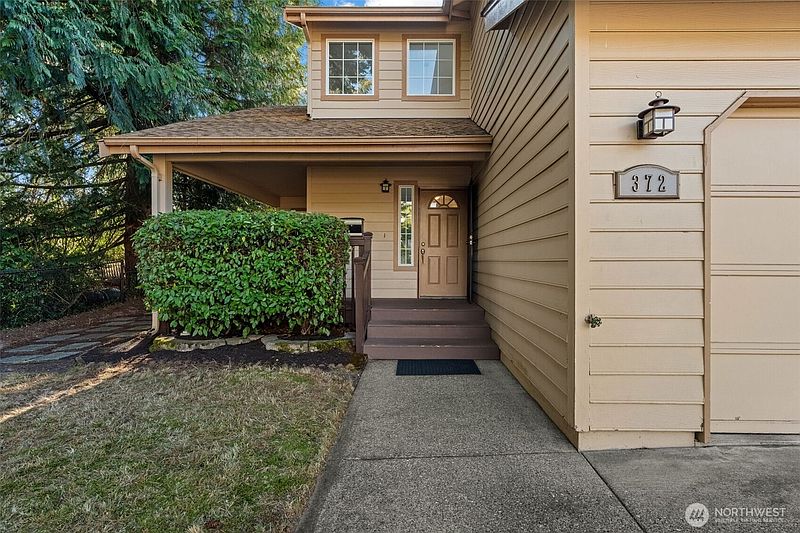 2nd image of 372 Farallone Avenue