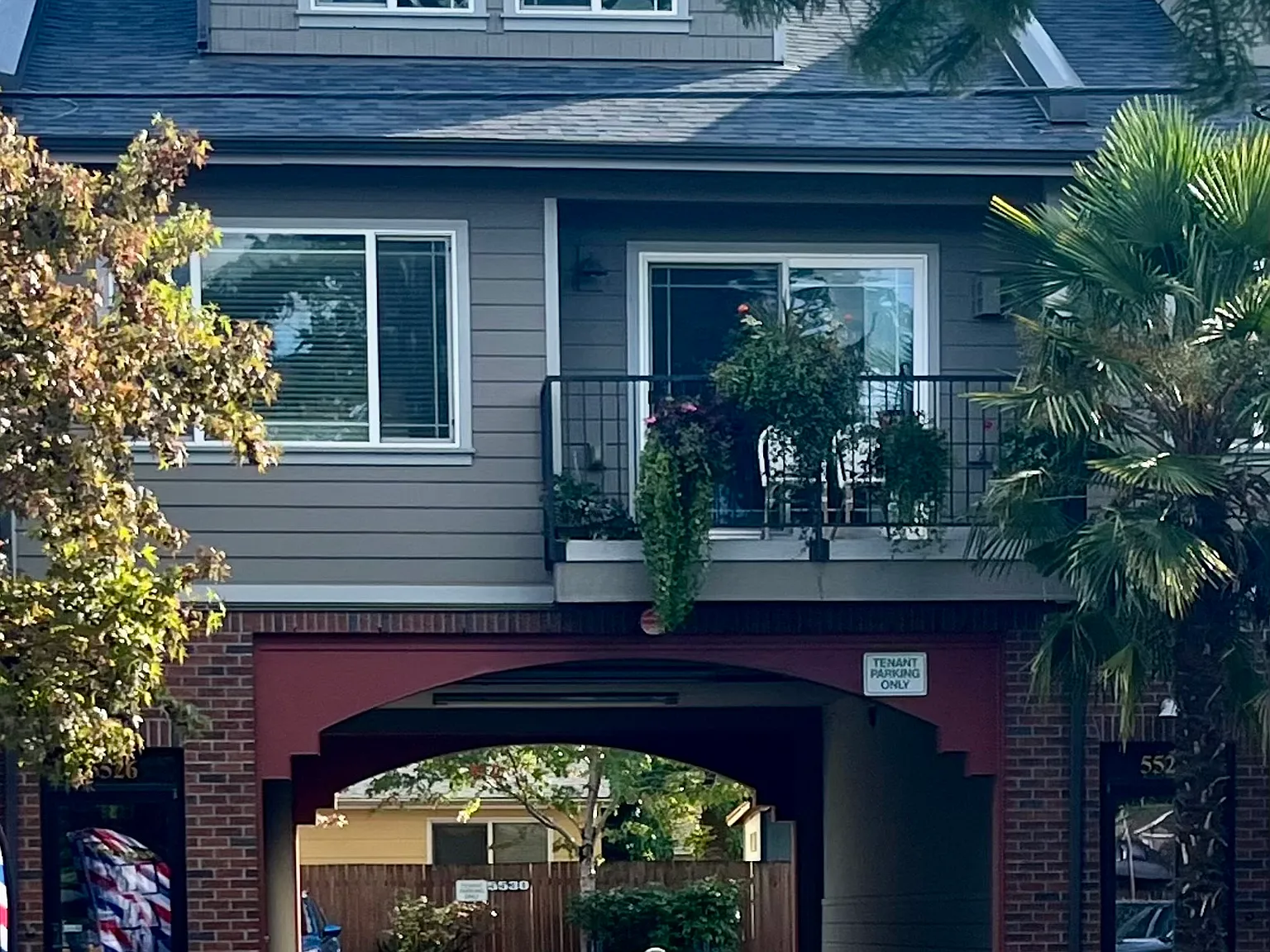 Woodstock Townhouse * Available to show 4/28 at... — Photo 1