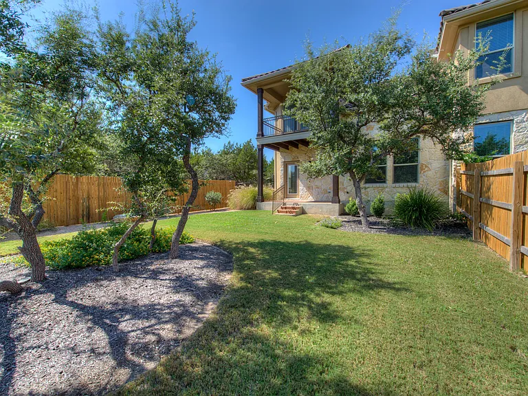 405 Meadowlark St #B — Photo 40