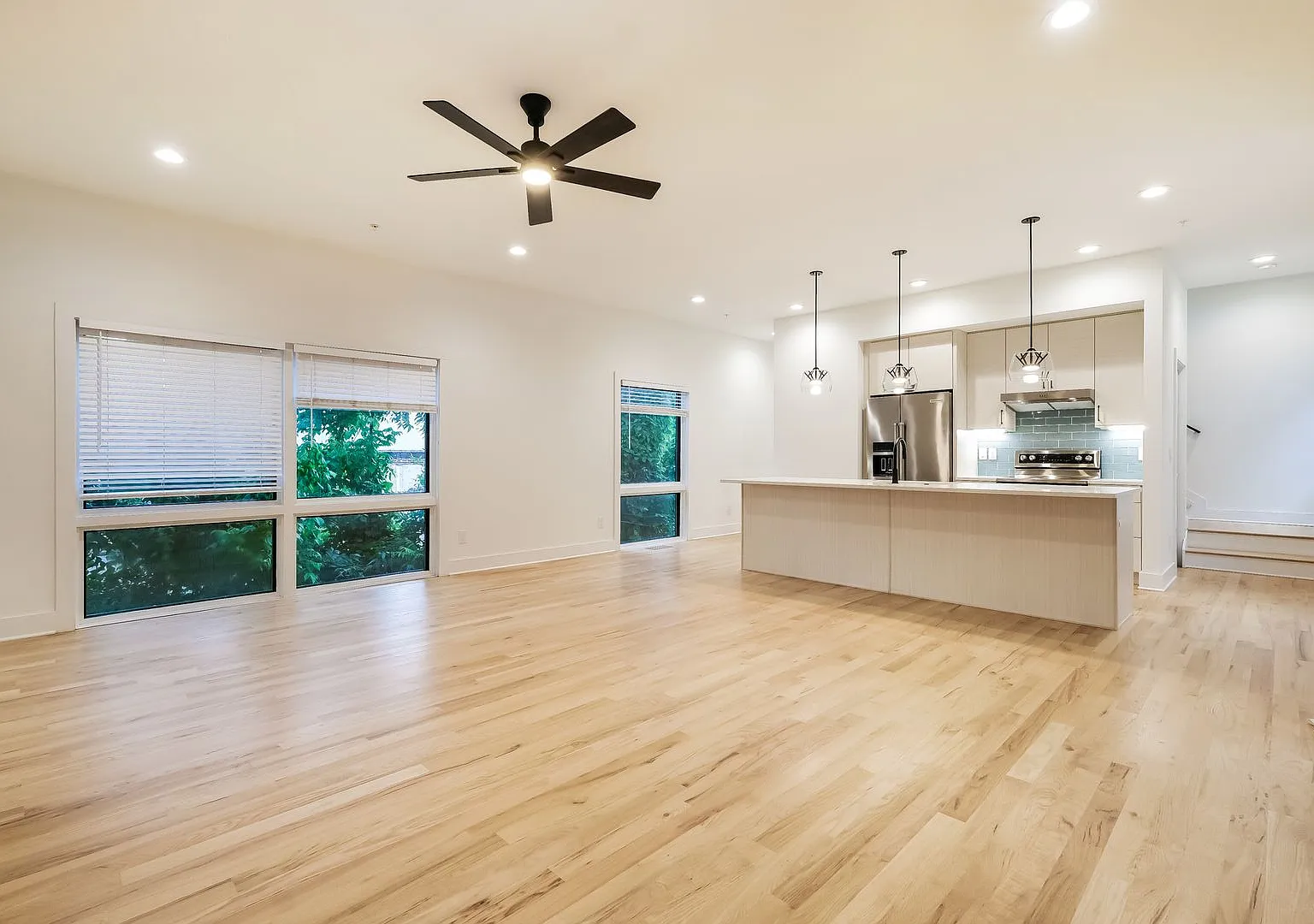 50% Off Application Fee! Sleek 2br Townhome-Style Condo With Rooftop Deck — Photo 3