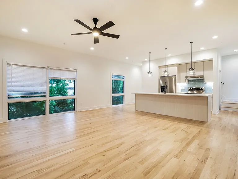 367 Parkway Dr NE #8 — Photo 7