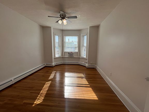 4th image of 64 Horace St Floor 2