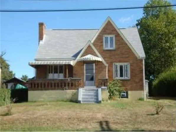 3521 Outlook Dr, West Mifflin, PA 15122