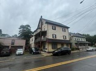 490 N 1st St #3C, Lehighton, PA 18235