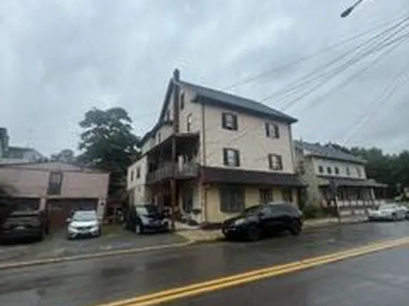 490 N 1st St #3C, Lehighton, PA 18235