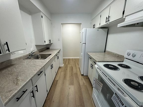 5th image of 236 Louisa St #3B