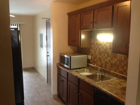 752 Inland Cir, Naperville, IL 60563