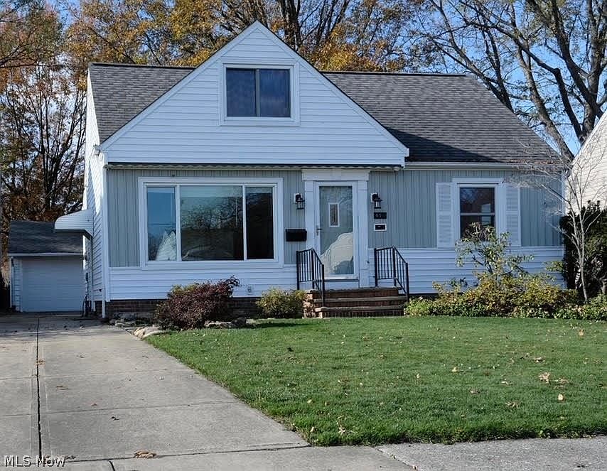 1st image of 450 E 314th St