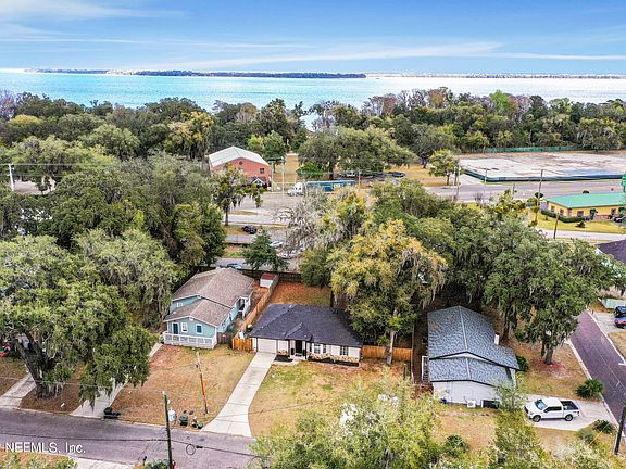 2nd image of 900 N Pine Ave