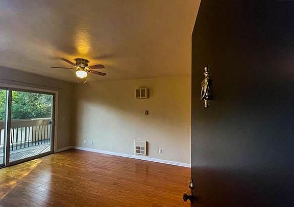 4th image of 4106 Golden Oaks Ln