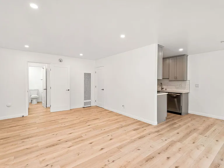 1625 S St Andrews Pl — Photo 6