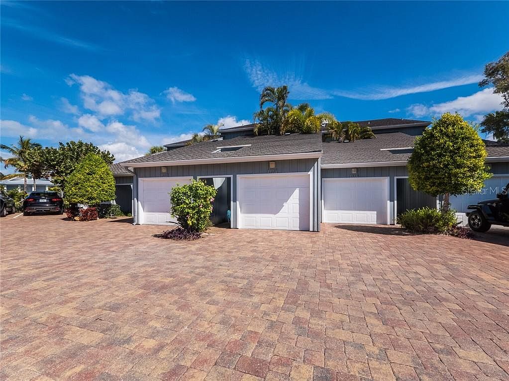 Pony's House 💙) Guest 1337 FORSAKEN : [ pony town skin ] - YouTube