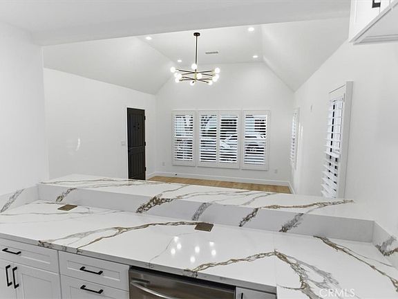 4th image of 902 Brier Ln