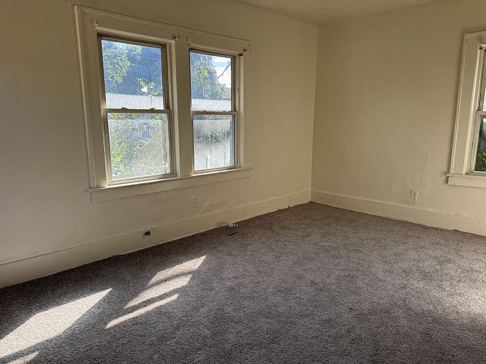 2nd image of 181 Orange St