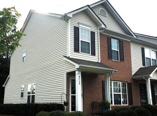 8068 Stoneham Ct, Matthews, NC 28105