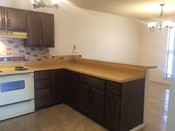 3rd image of 2402 N Grand Ave APT A