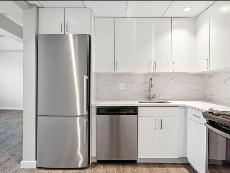 875 Sansom St #Penthouse 103 — Photo 23