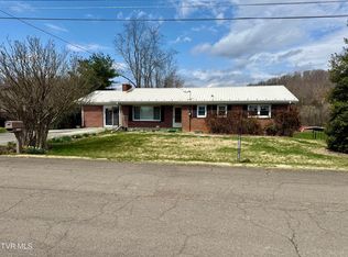 24102 Crimson Dr, Bristol, VA 24202