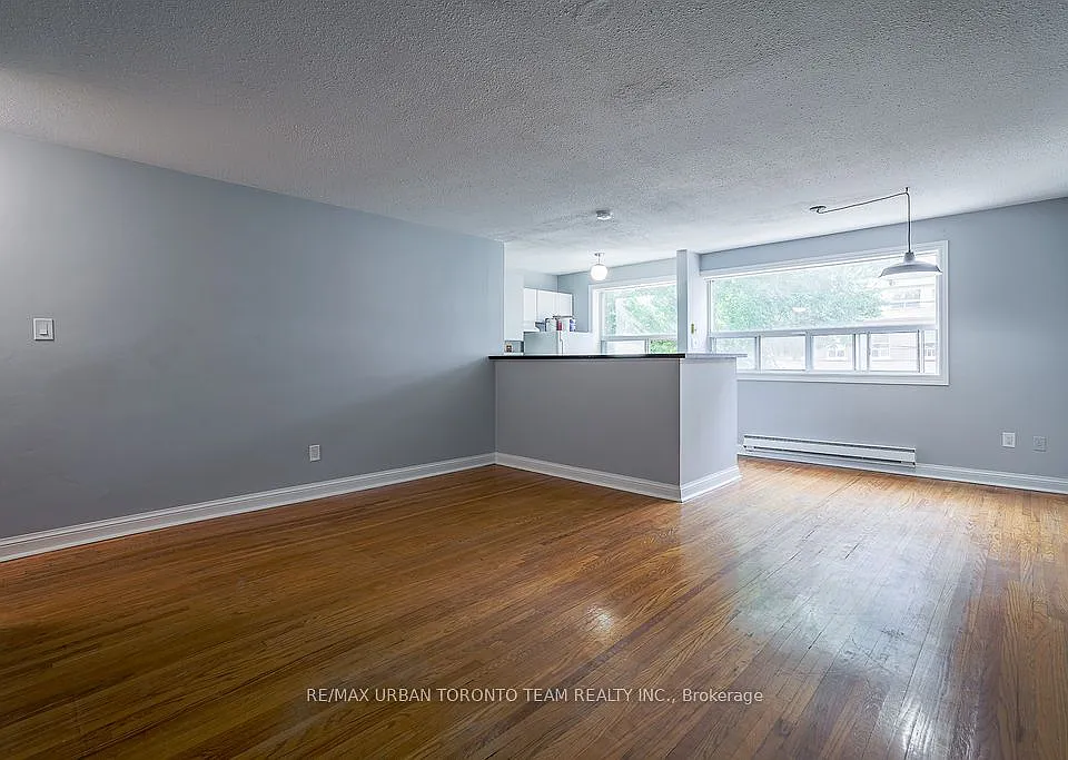 1346 Queen St E #1