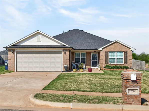 2701 Red Pine Cir, Yukon, OK 73099