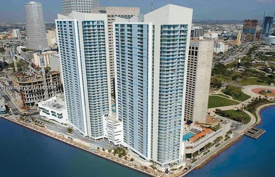 325 S Biscayne Blvd #2415