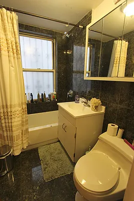 Rented by Dynamik Realty | media 32