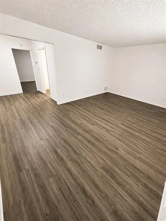1 bed, 1.0 bath, 775 sqft, $999 — Photo 4