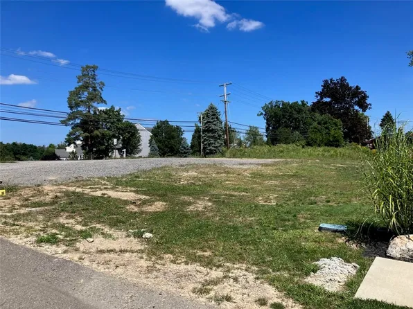 1001 Mitchell Dr, Mc Kees Rocks, PA 15136