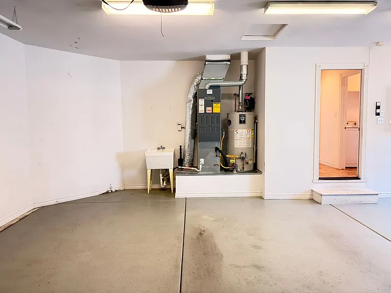 646 Cortney Way — Photo 22