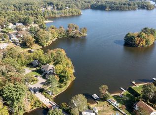 895 Flat Hill Rd, Lunenburg, MA 01462