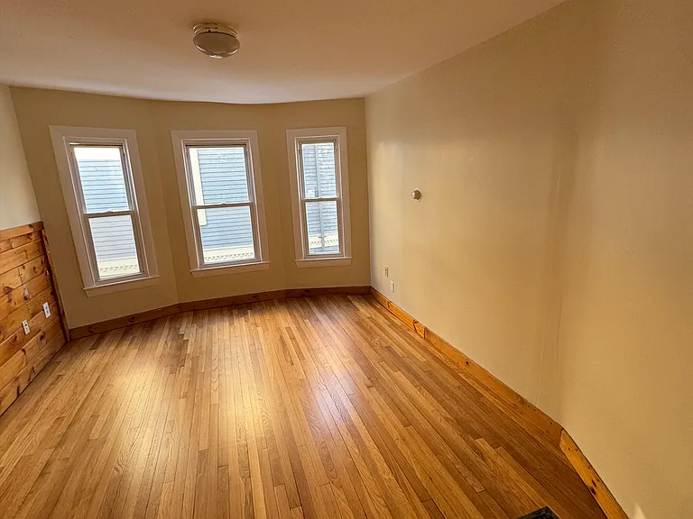 10 Willow Ave #2 — Photo 7