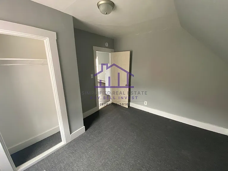 12 College St #3 — Photo 8