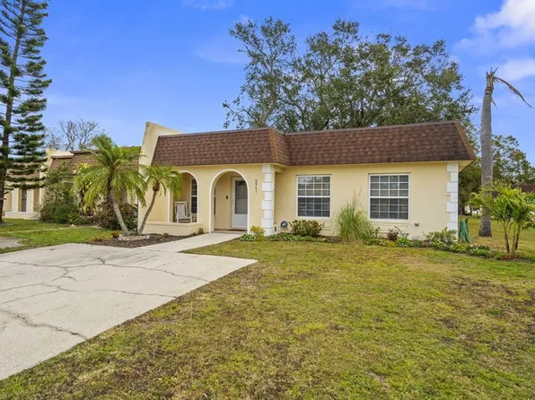 9941 85th St, Seminole, FL 33777