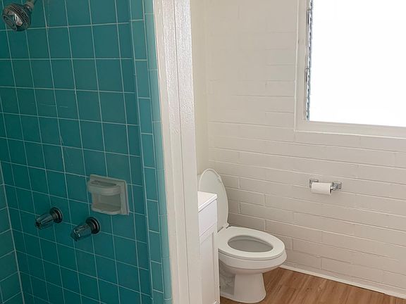 5th image of 510 Captain Cook Ave APT A