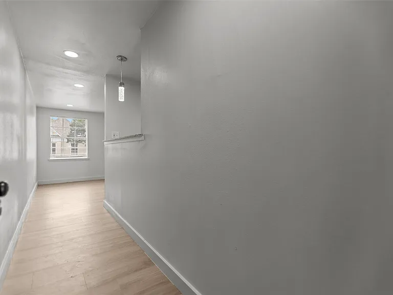 515 W Houston St #515 — Photo 2