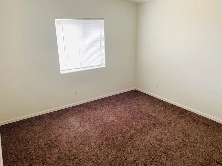 5499 Mariposa Ave — Photo 8