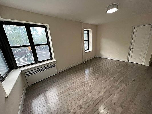 4th image of 100 Arden St #18