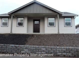 1434 E 11th St, The Dalles, OR 97058