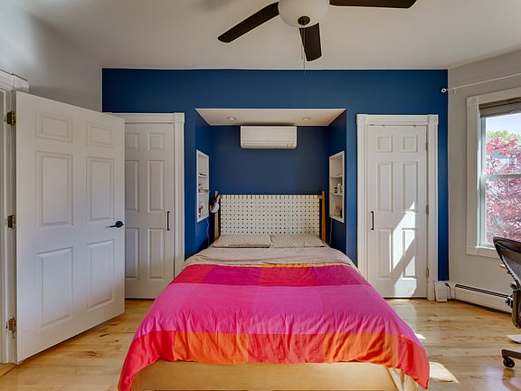 3rd image of 184 Boylston St APT 2