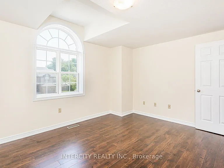 258 McMeeken Dr — Photo 24