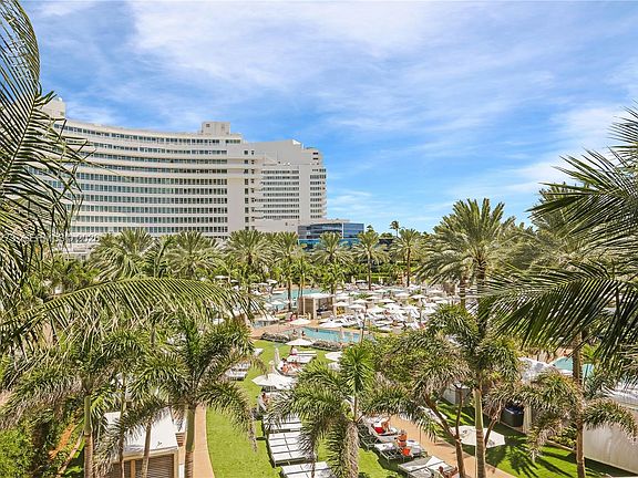 4th image of 4391 Collins Ave #307