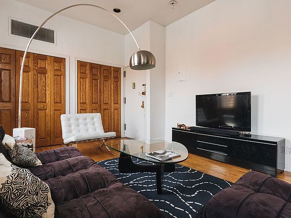 4th image of 534 Washington Ave #2