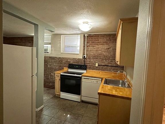 2nd image of 1934 Grant St APT 14