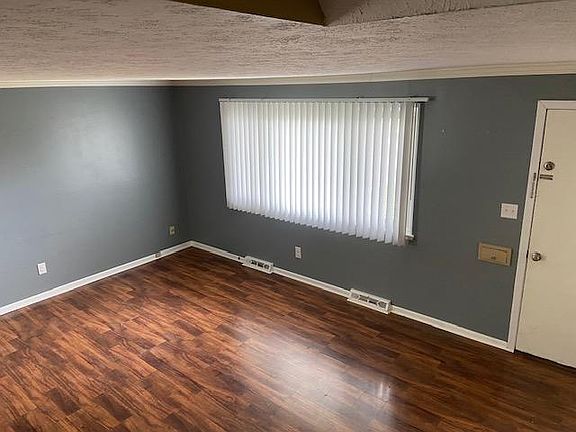 3rd image of 5013 Robinhood Dr #5021