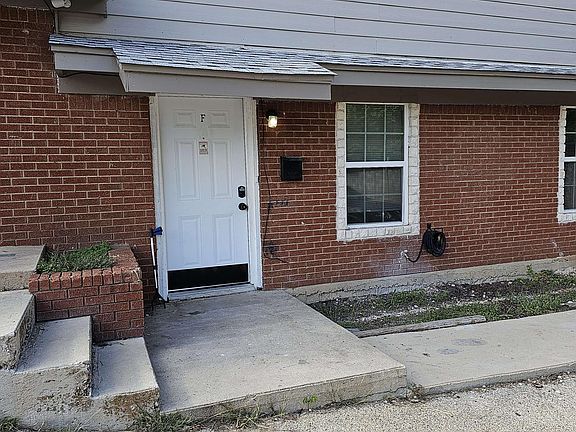 2nd image of 1809 Nathan Dr #F