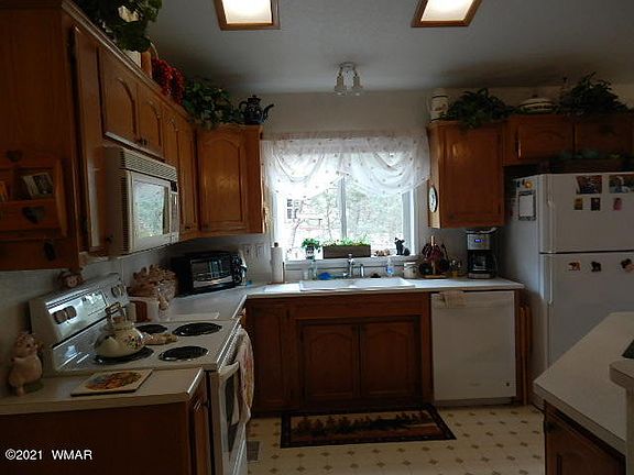 4th image of 1141 S Cherokee Dr