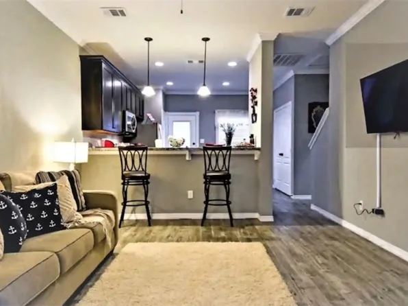 301 Parkway #317, College Station, TX 77840