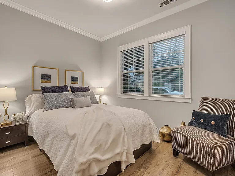 552 Coe Ave — Photo 19