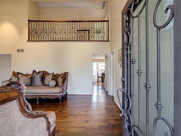 2nd image of 9177 Eves Cir
