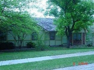 10600 W 52nd Cir, Shawnee, KS 66203